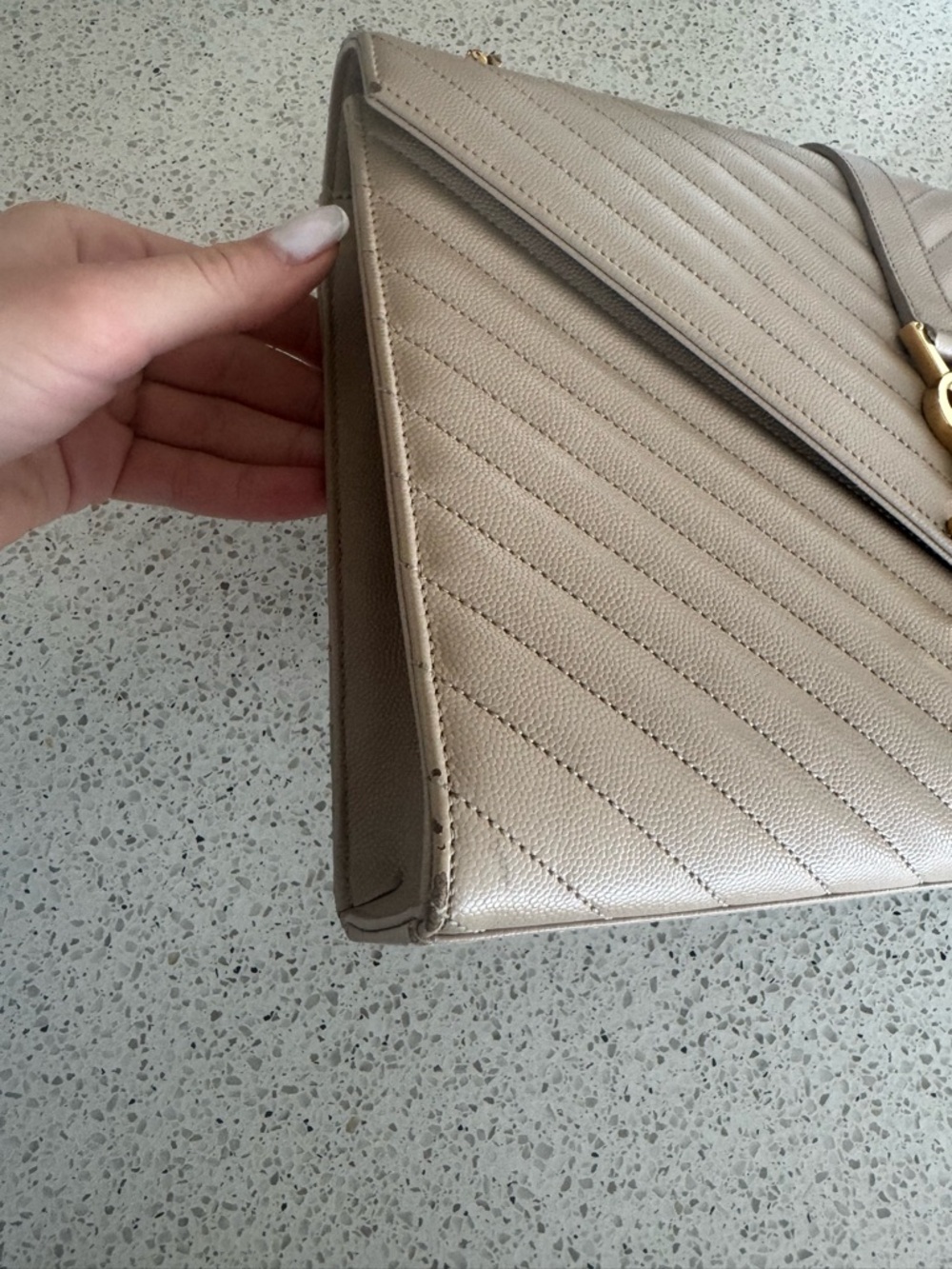 Saint Laurent Matelasse Grain de Poudre Monogram Large Shoulder Bag - Picture 4 of 8